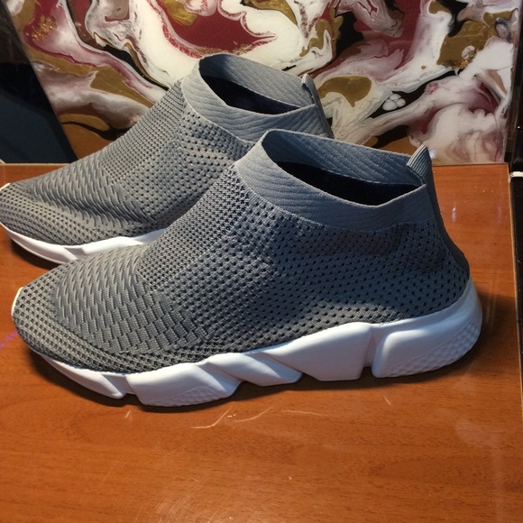 NEW Men's Lightweight Breathable Running Shoes - Picture 2 of 6